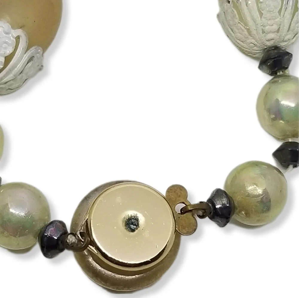 VINTAGE 1950s JAPAN MADE PASTEL COLOR FROSTED ACRYLIC BEAD STATEMENT NECKLACE